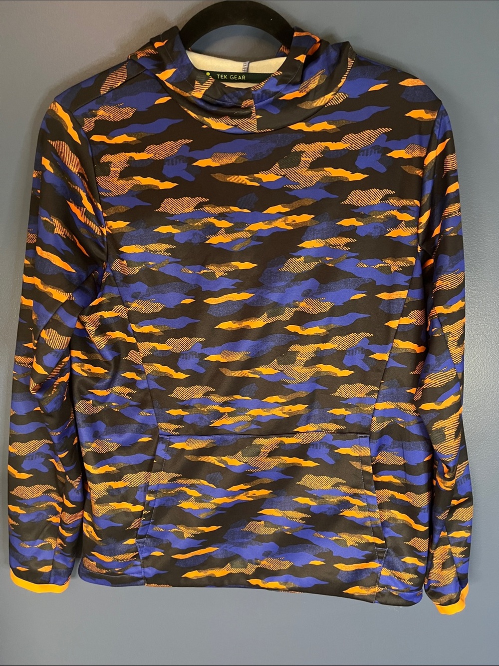 tek gear:   BOYS XL Blue and Orange Camo Pullover Hoodie with front pocket,